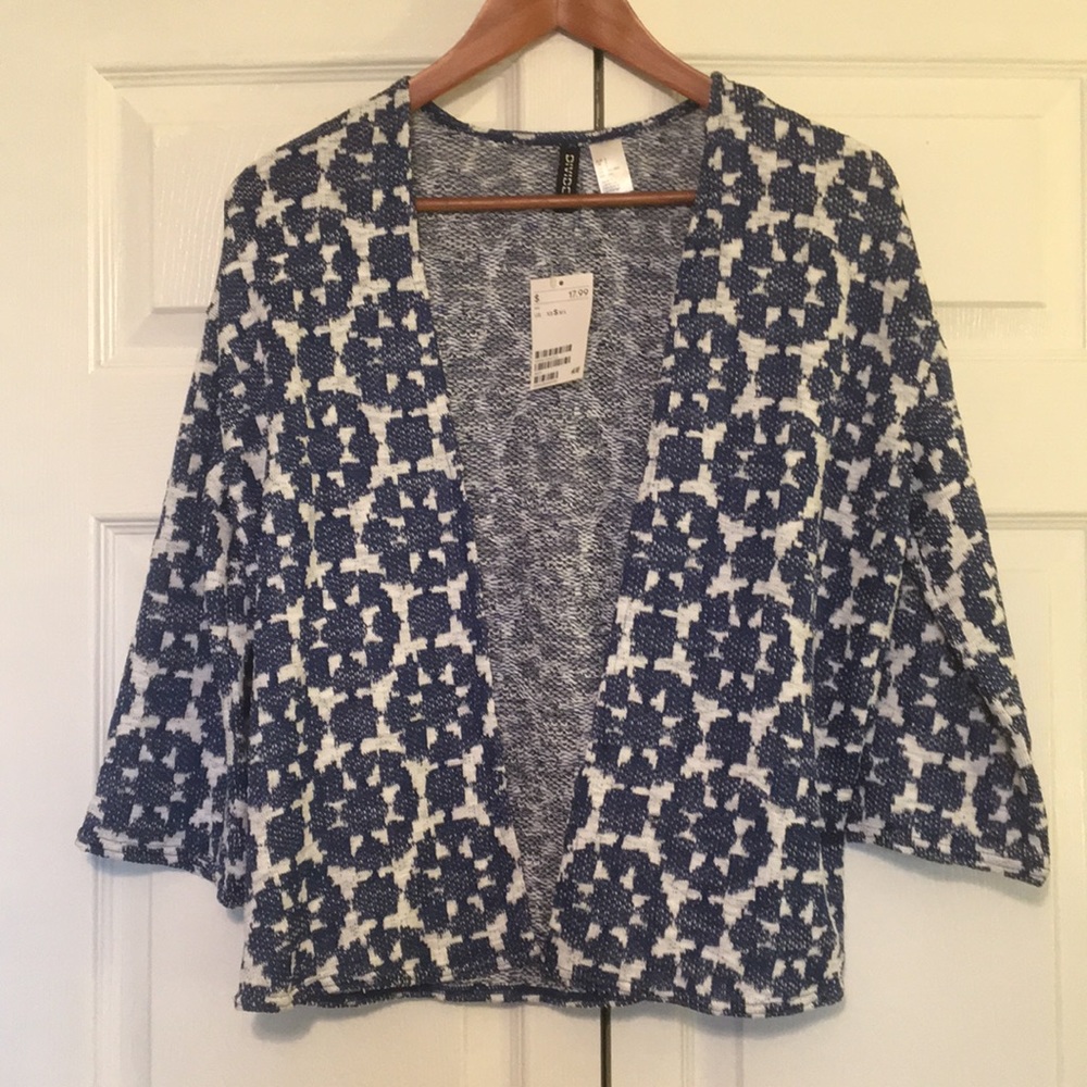 Brand new! Light weight sweater